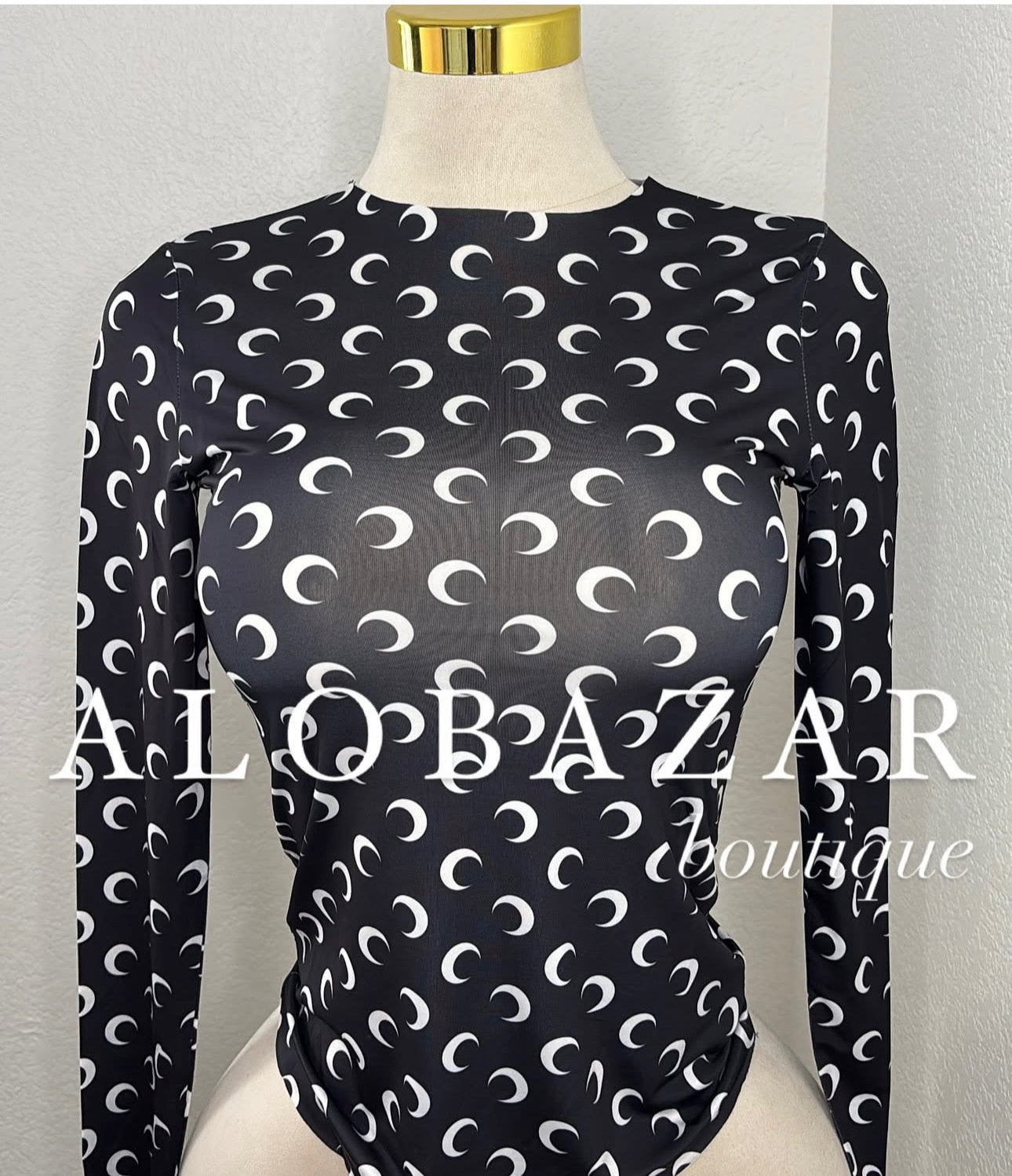 Under the Moon Top- Black/White