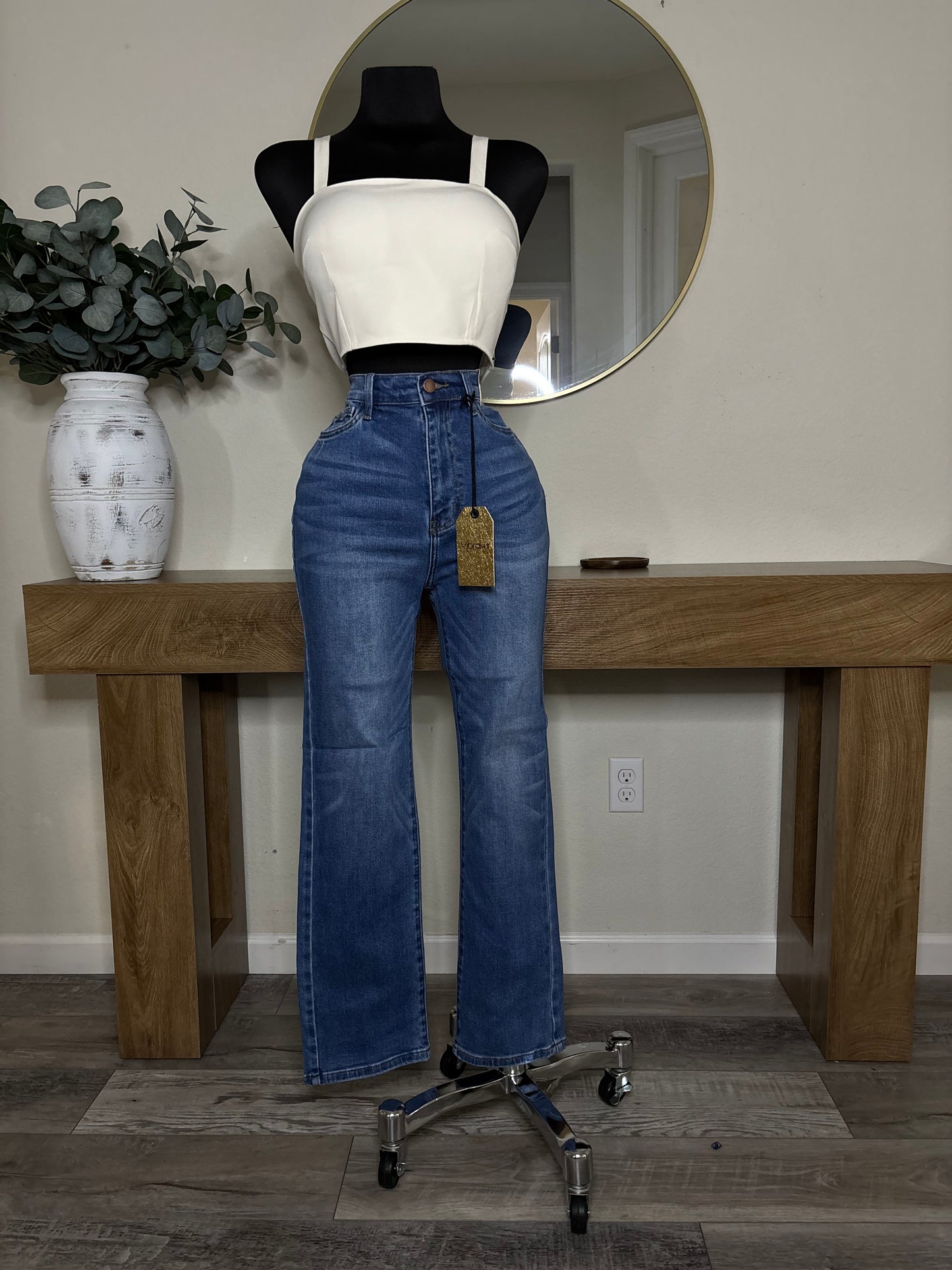 High Waisted Straight Cut Jeans - Light Wash