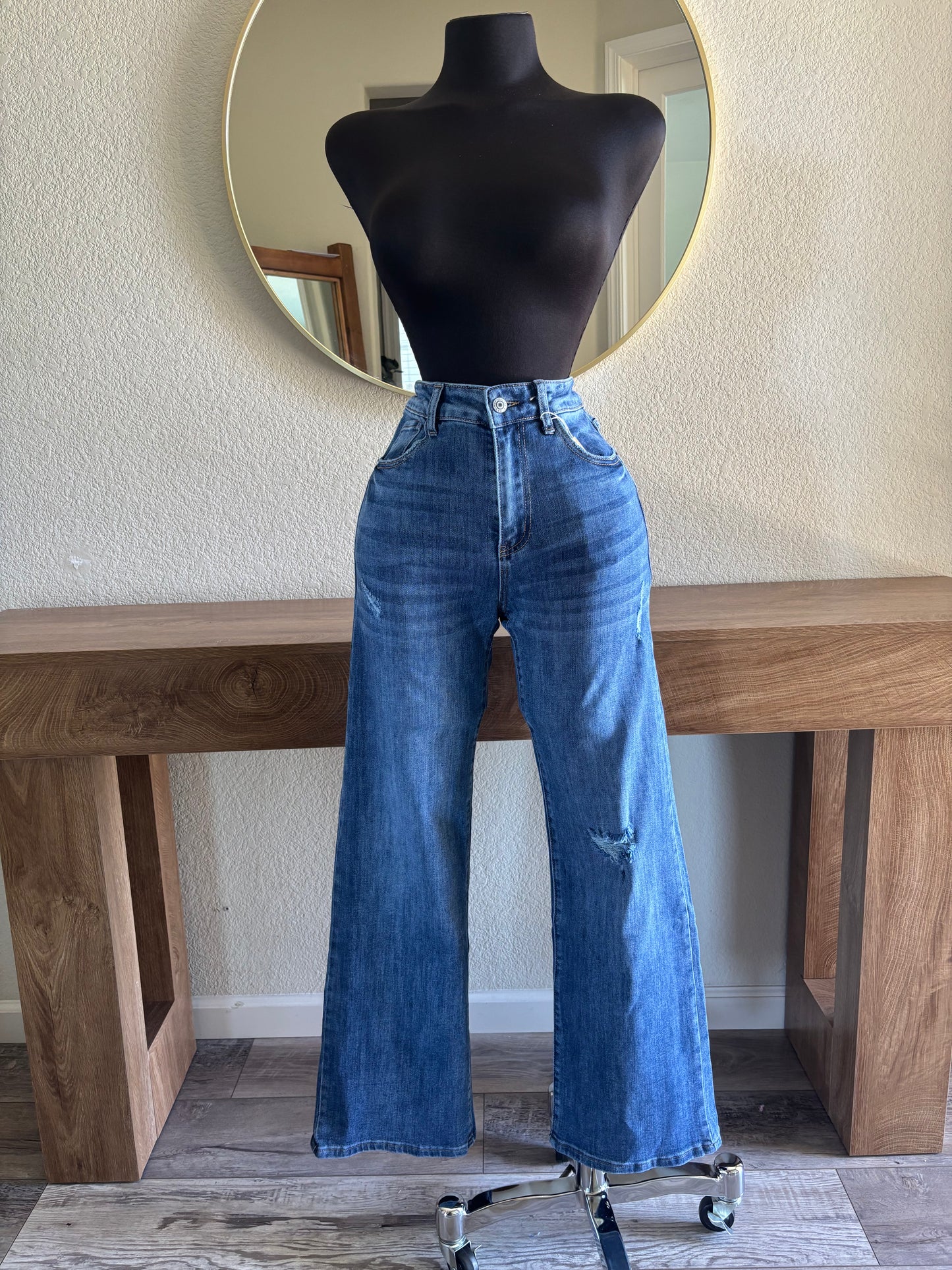 Distressed High Waisted Jeans